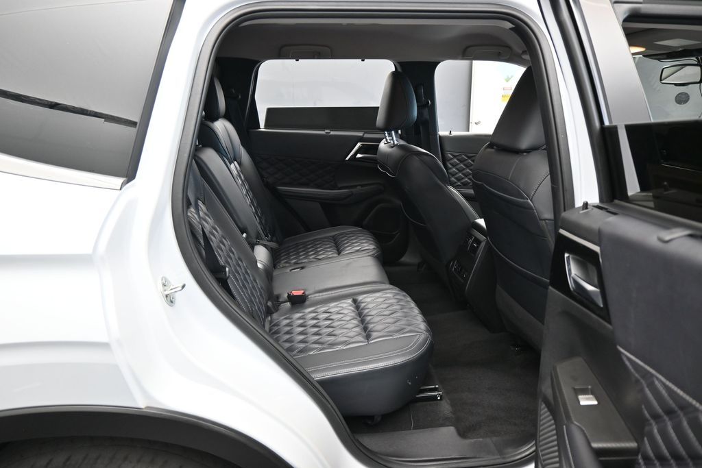 Used 2024 White Mitsubishi SEL image 36