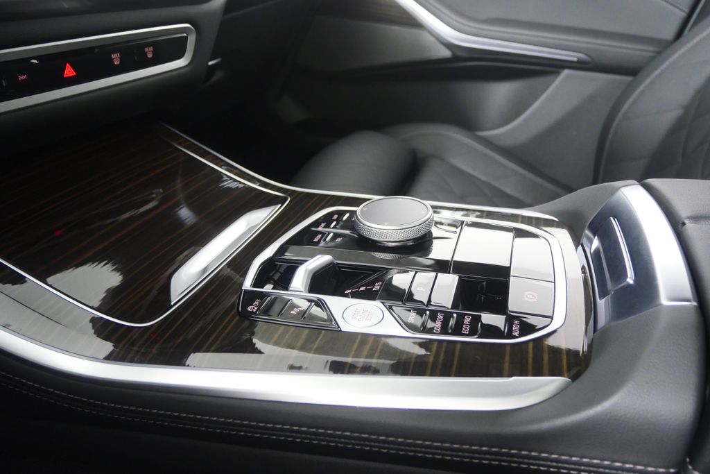 Thumbnail: 2026 BMW X5 - 25