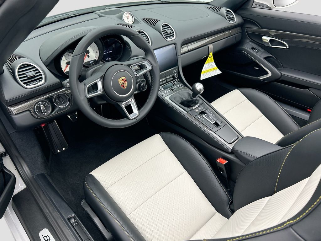 Thumbnail: 2025 Porsche 718 Boxster - 4