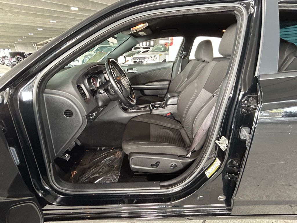 Used 2023 Pitch Black Clearcoat Dodge SXT image 12