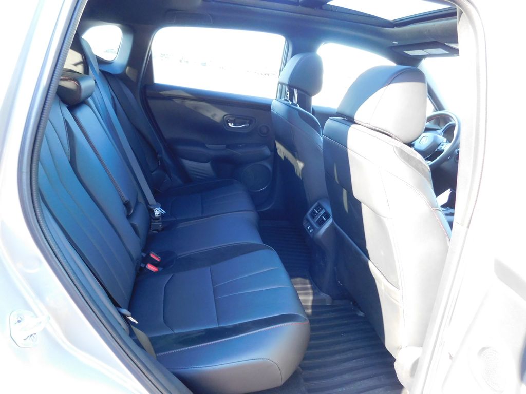 Thumbnail: 2025 Acura ADX - 5