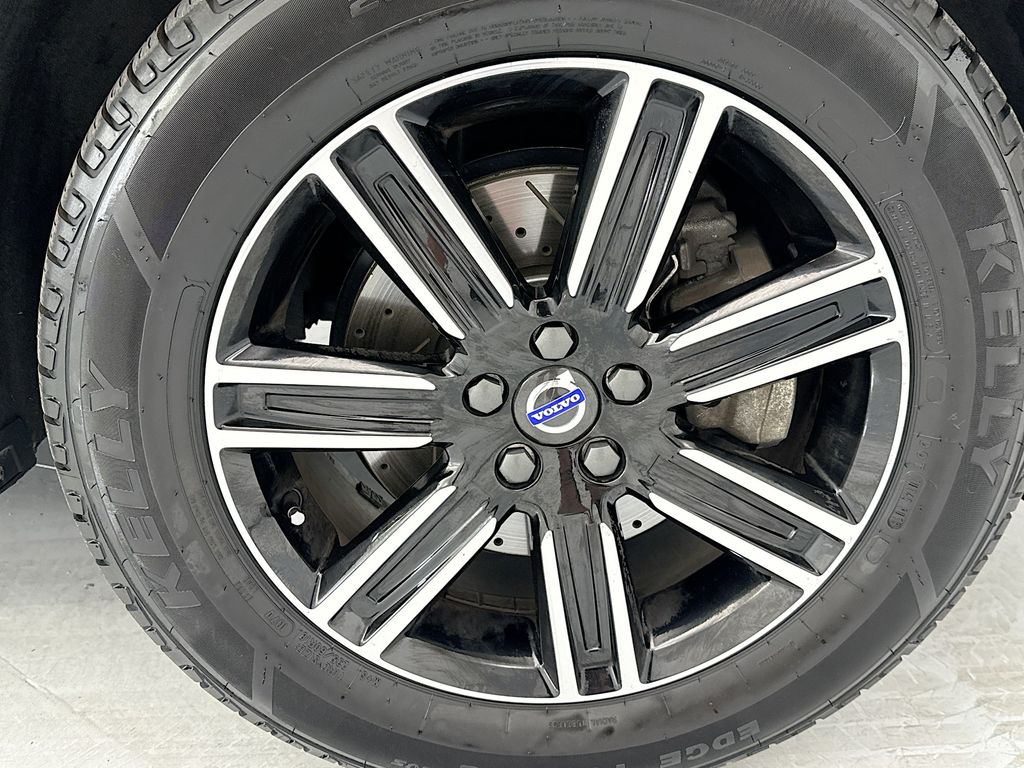 Thumbnail: 2017 Volvo XC60 - 31