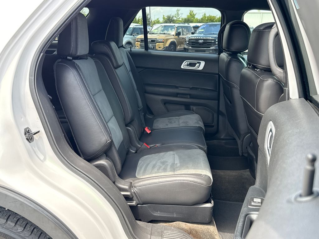 Used 2015 White Ford XLT image 26