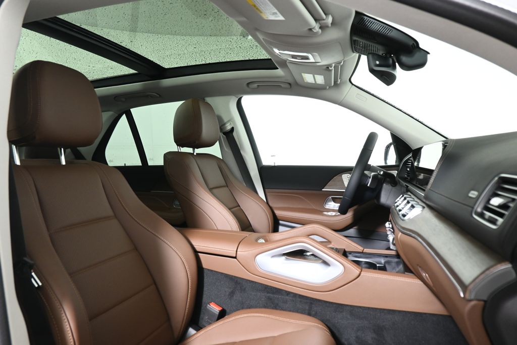 Thumbnail: 2026 Mercedes-Benz GLE - 22