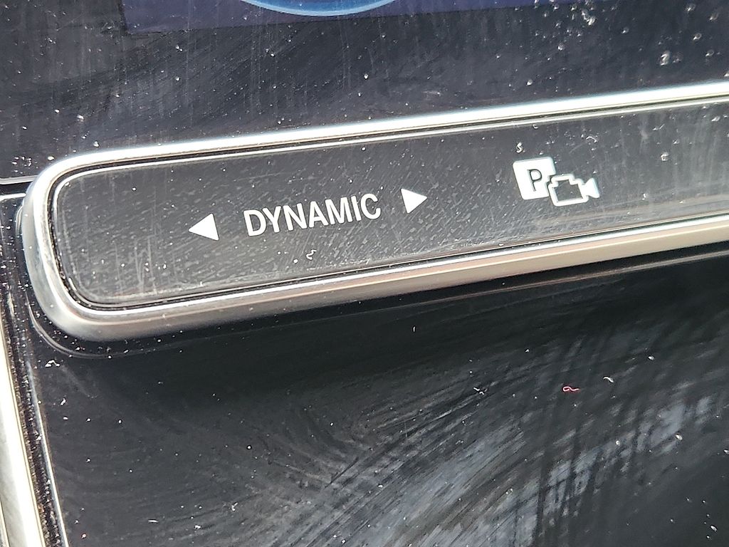 Thumbnail: 2025 Mercedes-Benz GLC - 23