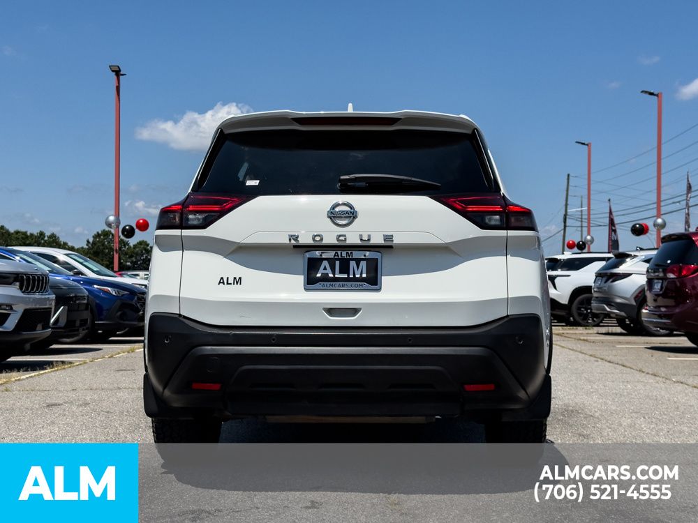 Used 2021 White Nissan S image 5