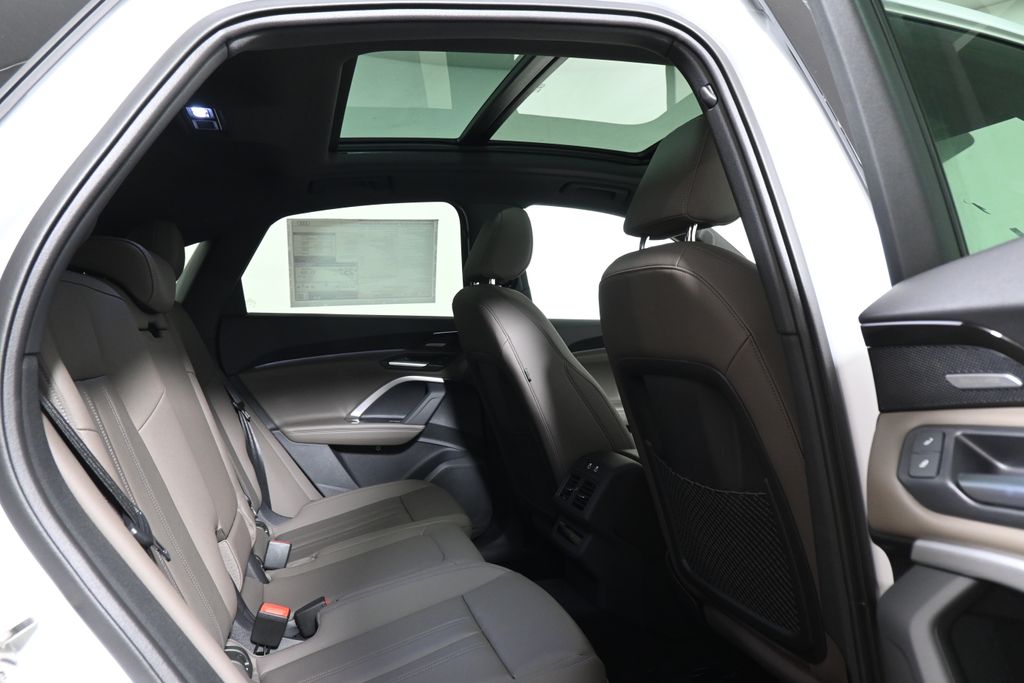 Thumbnail: 2025 Audi Q5 - 20