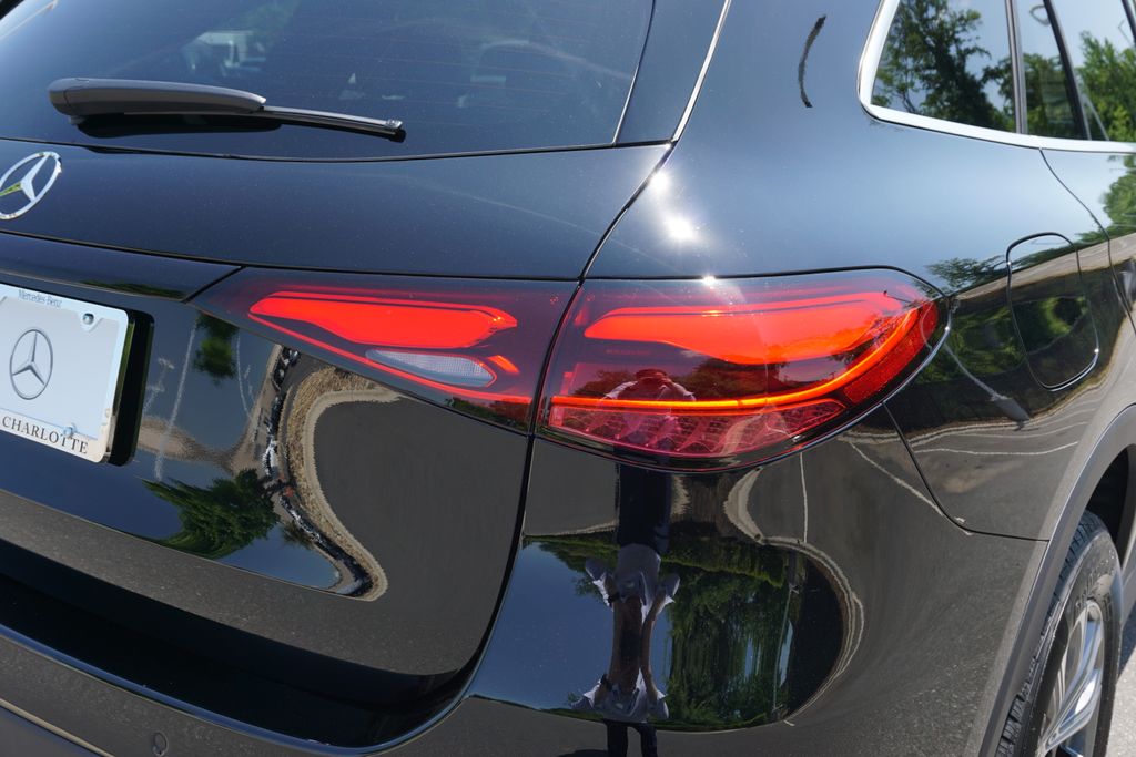 2025 Mercedes-Benz GLC 300 16