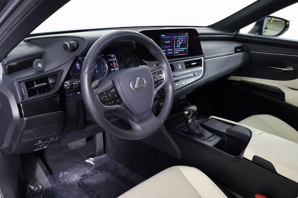 Thumbnail: 2022 Lexus ES - 7