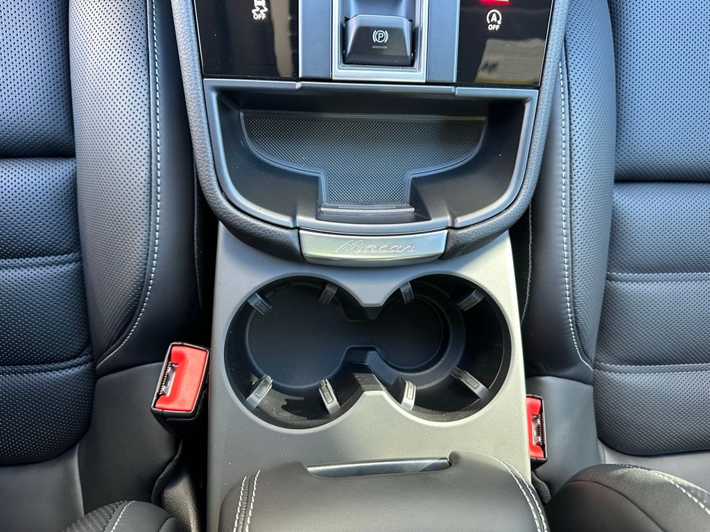 Thumbnail: 2026 Porsche Macan - 28