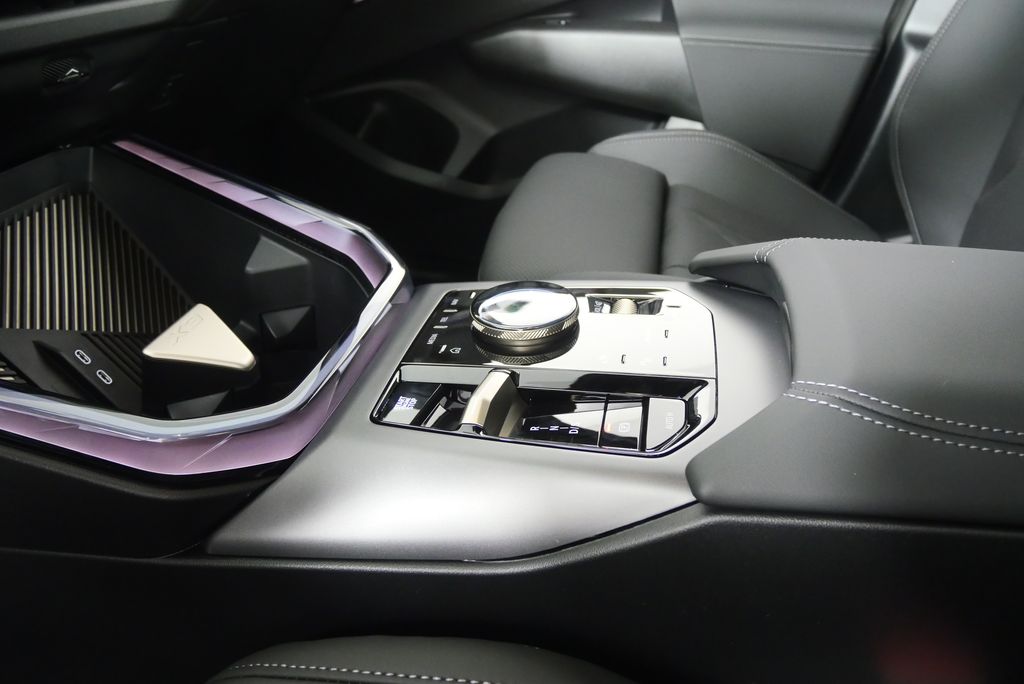 Thumbnail: 2025 BMW X3 - 21