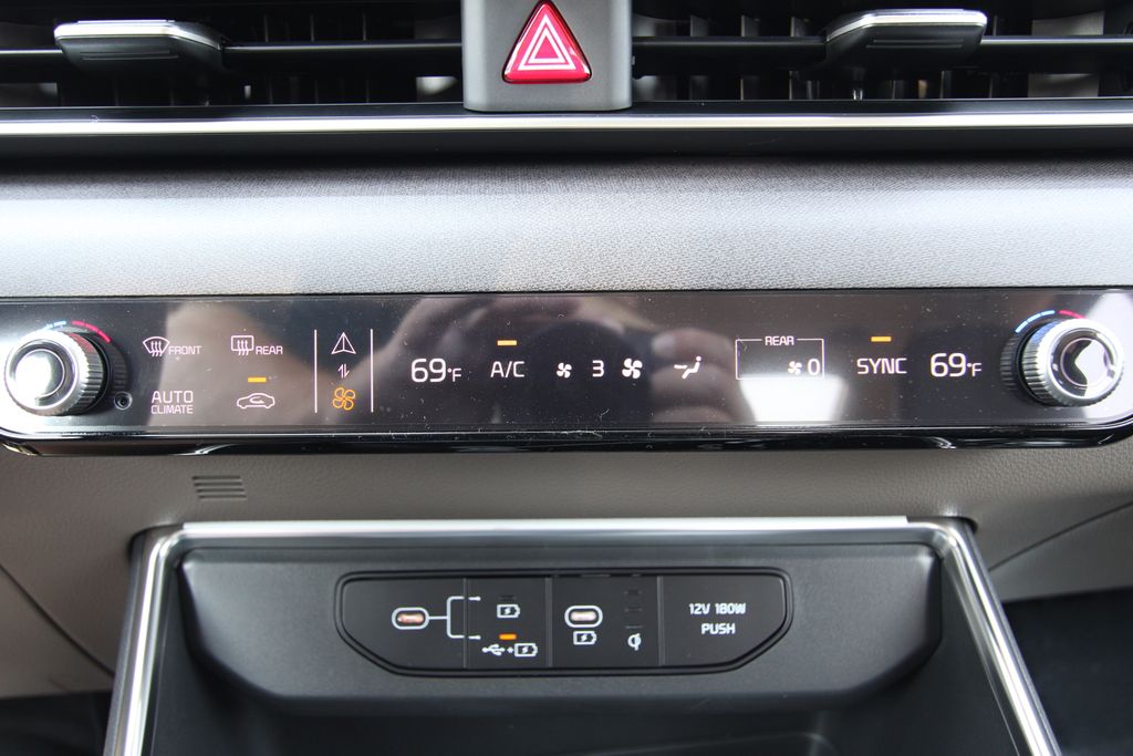 New 2027 Kia Carnival MPV Van