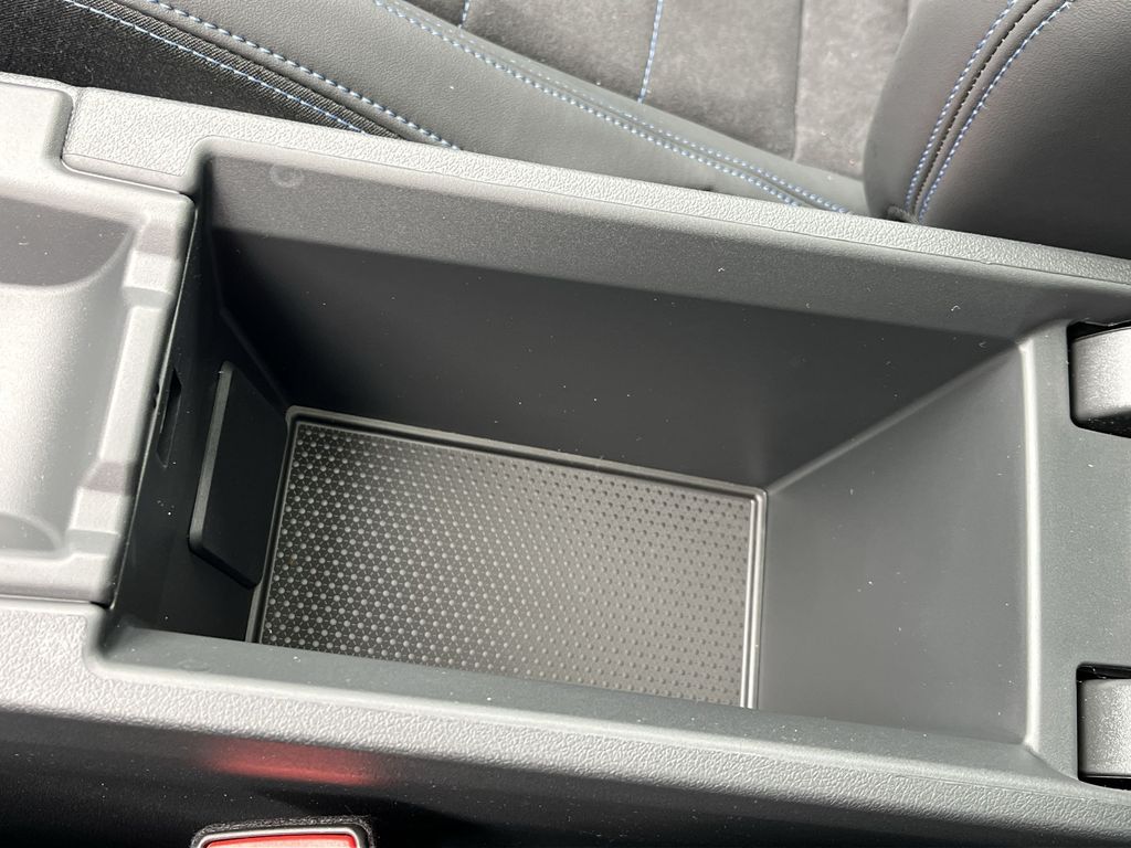 Thumbnail: 2025 BMW 2 Series - 21