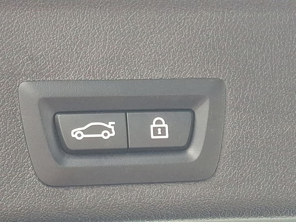 Thumbnail: 2022 BMW X6 - 29