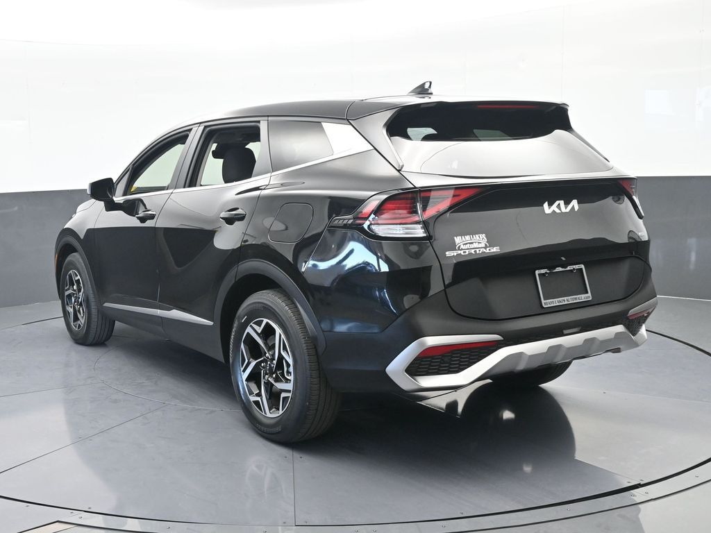 Used 2024 Fusion Black Kia LX image 4