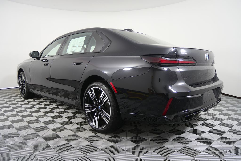Thumbnail: 2026 BMW 7 Series - 5