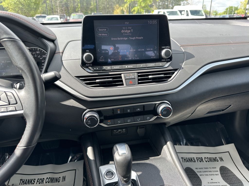 2022 Gun Metallic Nissan Altima 2.5 SR FWD Sedan