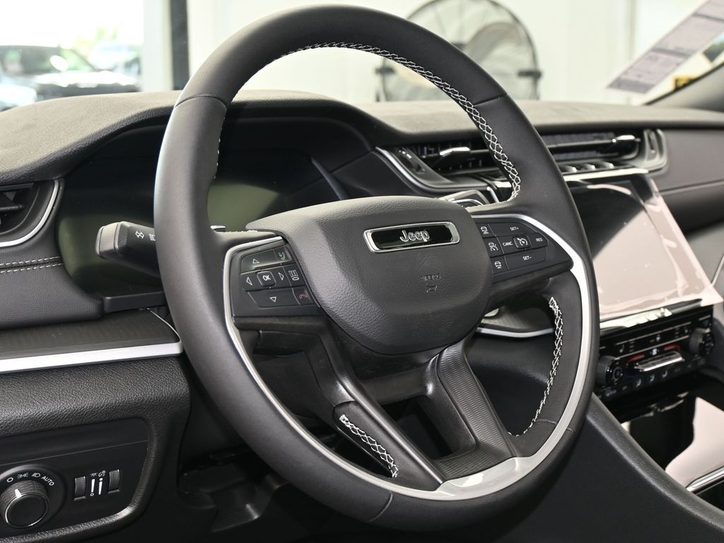 New 2026 Silver Zynith Jeep Laredo X image 14