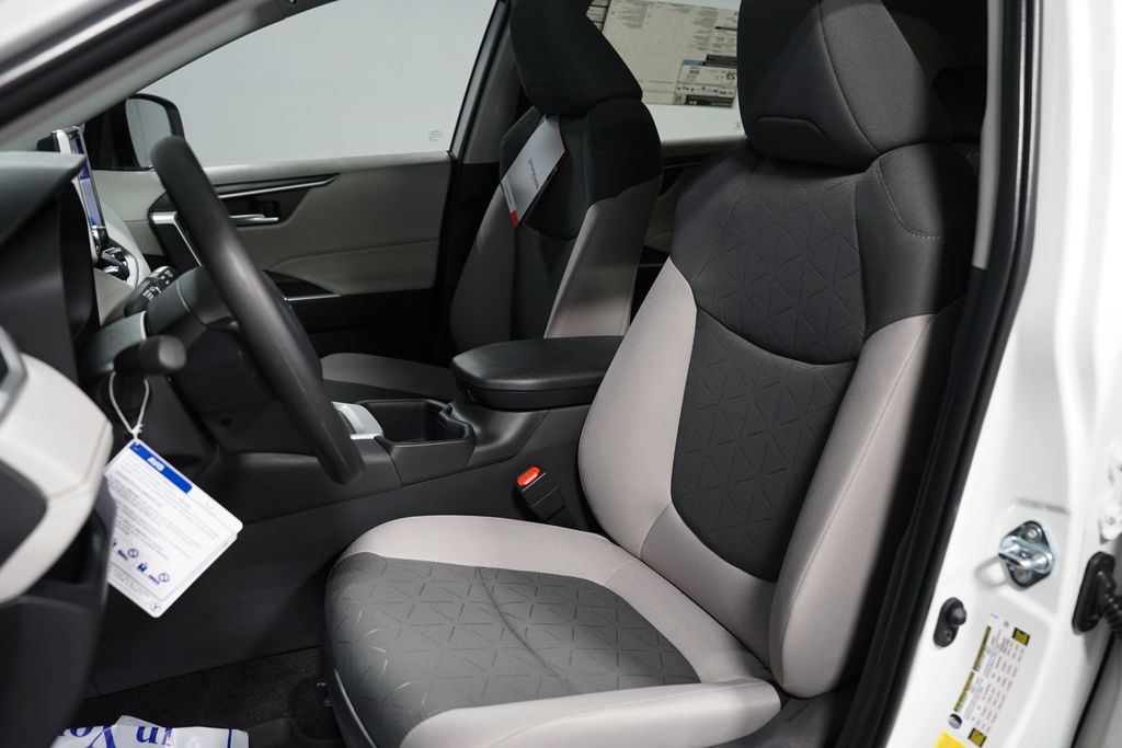 Thumbnail: 2025 Toyota RAV4 - 27