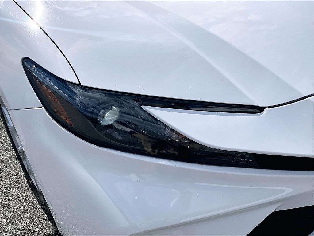2025 Toyota Camry — photo 33