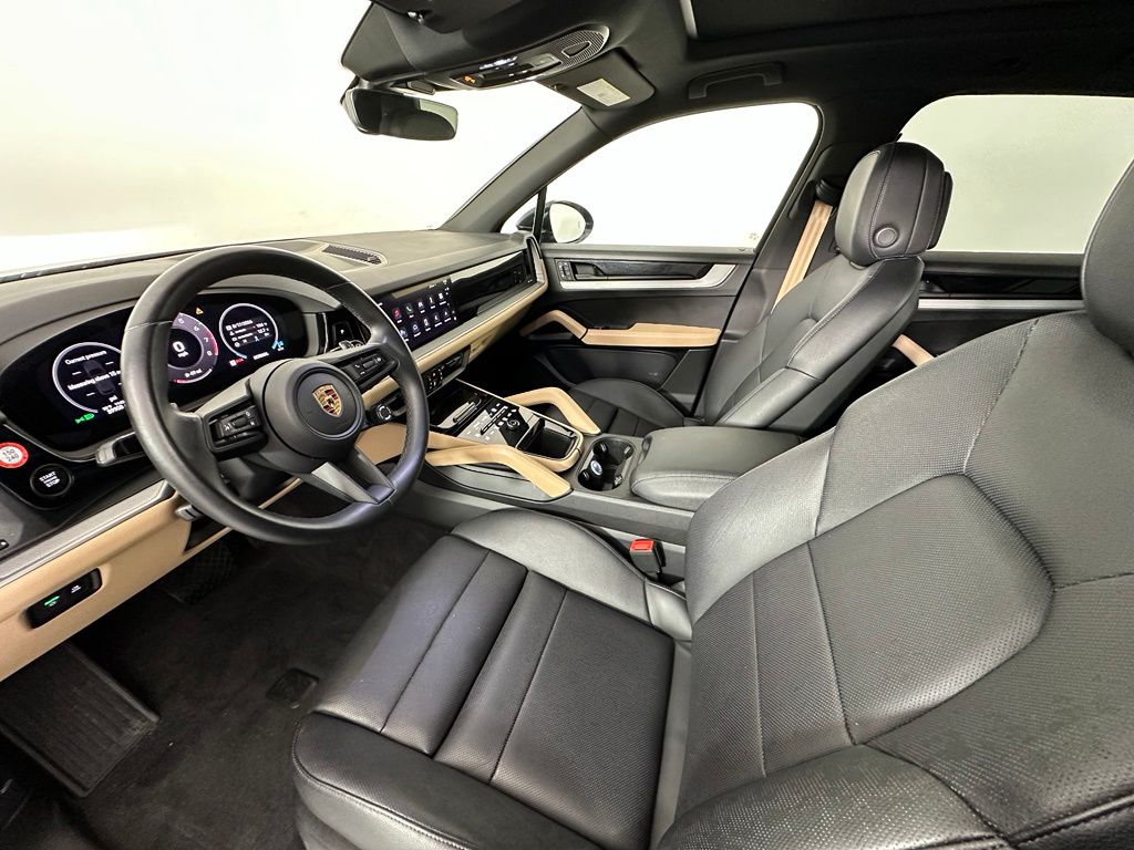 Thumbnail: 2024 Porsche Cayenne - 4