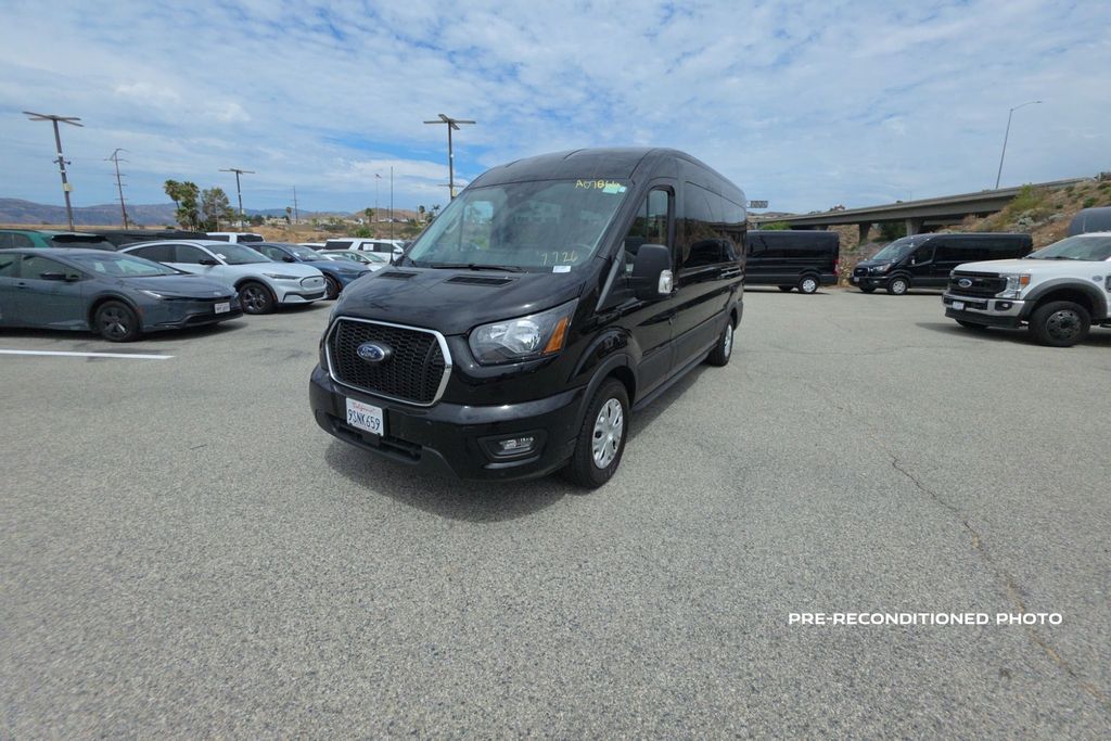 2025 Ford Transit Passenger 350 XLT Medium Roof LB RWD