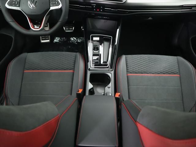 Thumbnail: 2025 Volkswagen Golf - 17