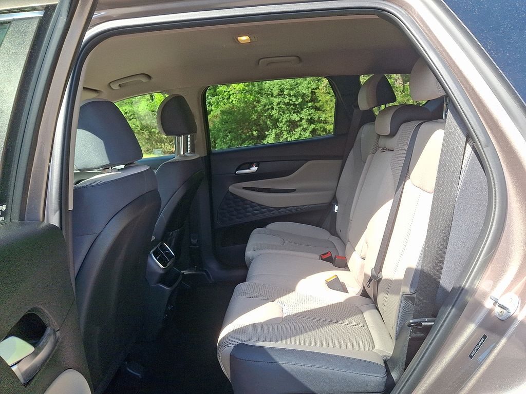 2020 Hyundai Santa Fe SE 10