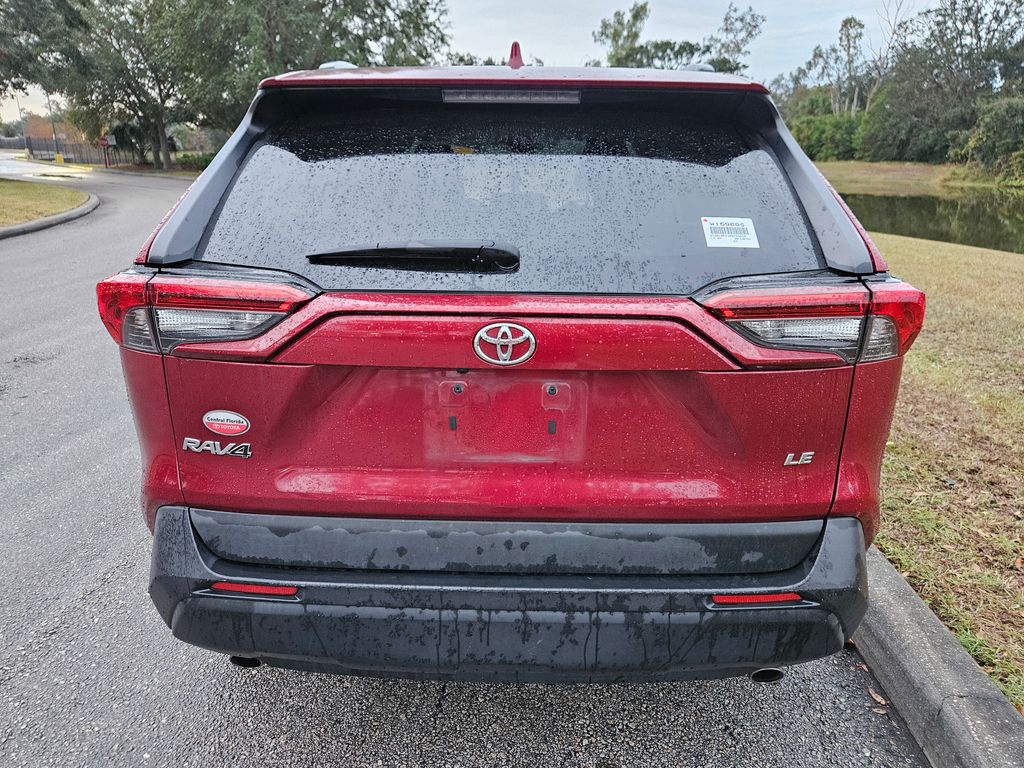 2021 Toyota RAV4 LE 4