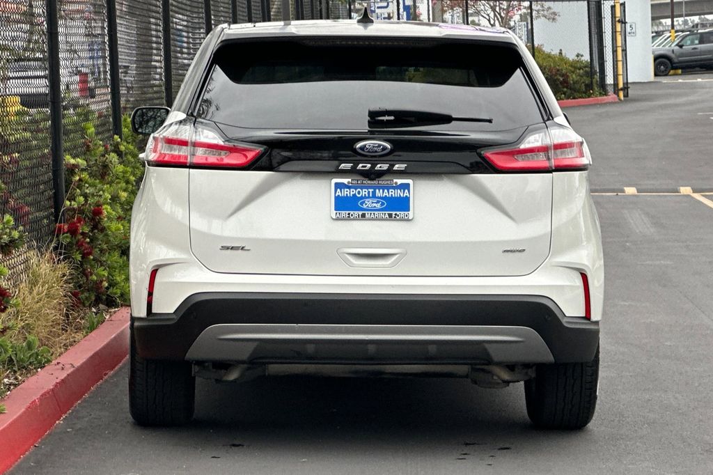 2022 Ford Edge SEL photo