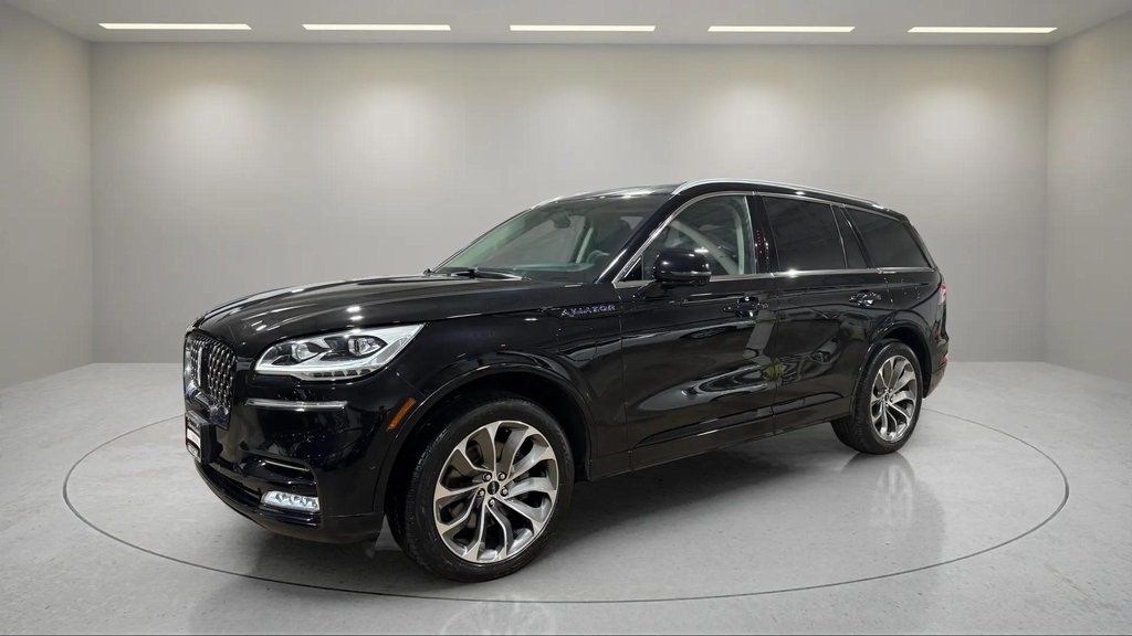 Certified Used 2022 Infinite Black Metallic Clearcoat Lincoln Grand Touring image 17