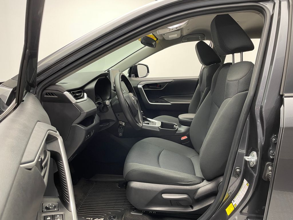 2023 Toyota RAV4 LE 12