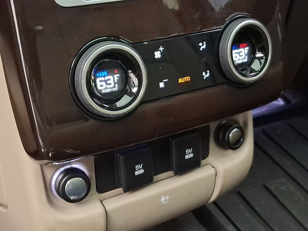 Thumbnail: 2021 Land Rover Range Rover - 11