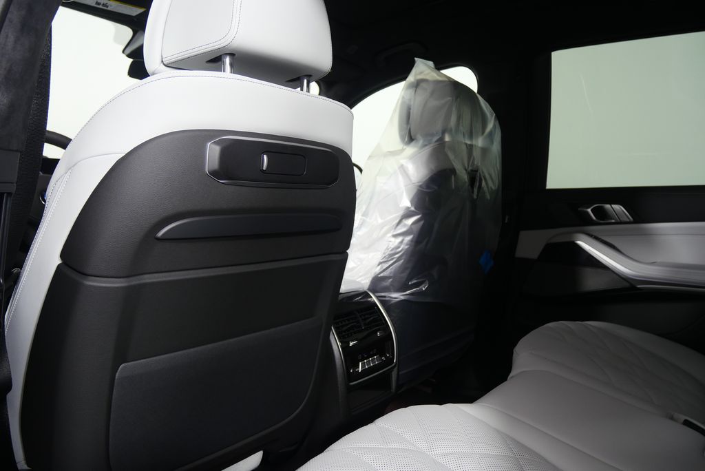 2026 BMW X7 xDrive40i 18