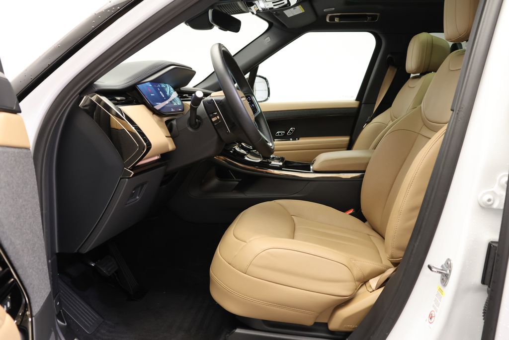 Thumbnail: 2023 Land Rover Range Rover Sport - 29