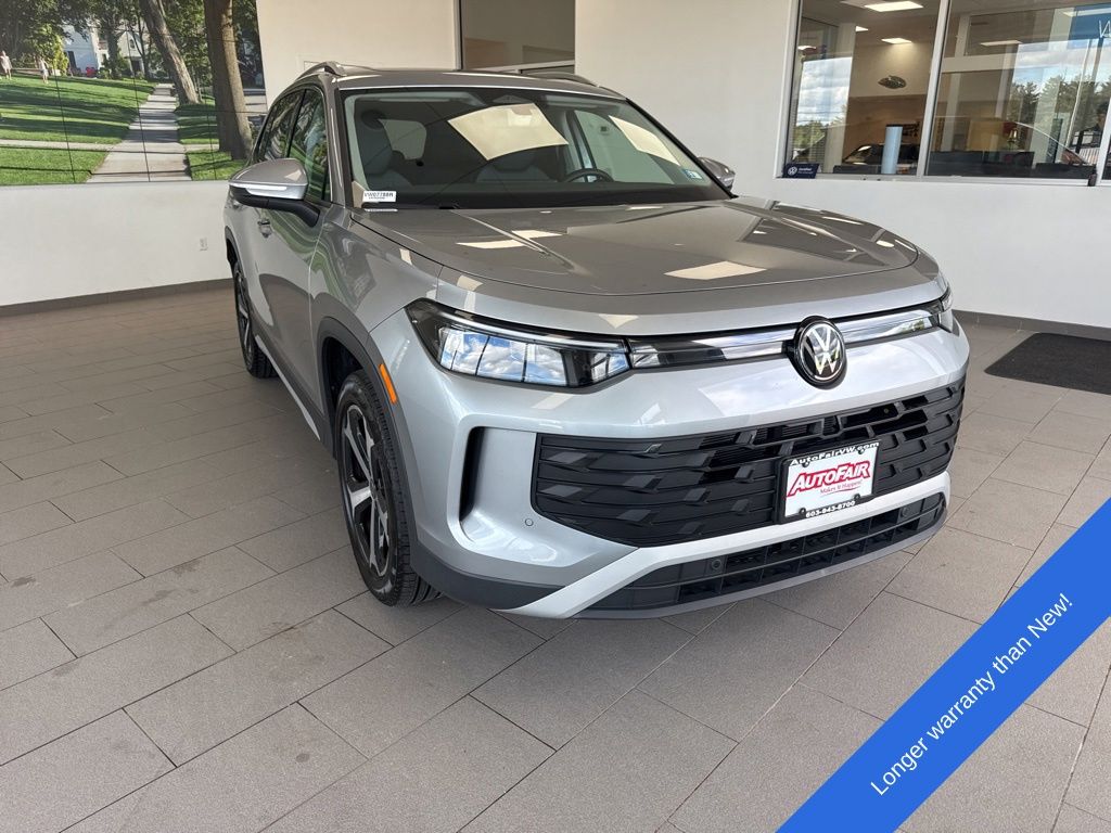Silver Metallic 2025 Volkswagen Tiguan SUV / Crossover All-Wheel Drive 8-Speed Automatic