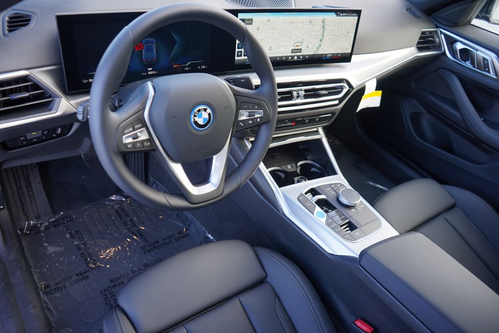 2024 BMW i4 eDrive35 11