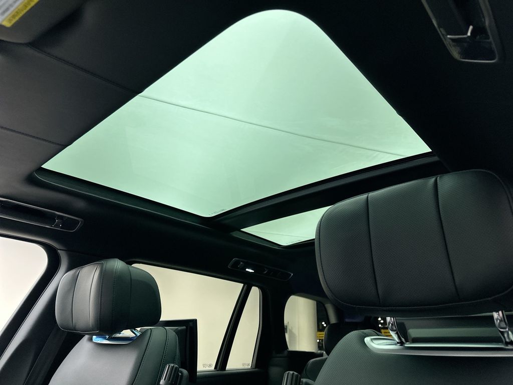 Thumbnail: 2026 Land Rover Range Rover - 20
