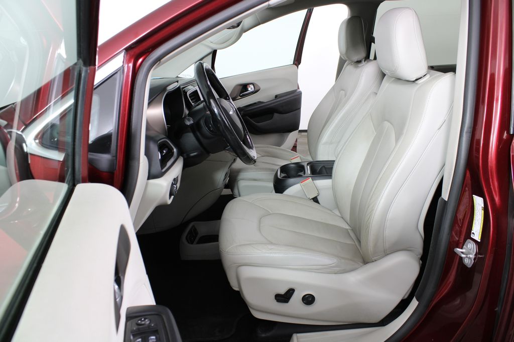Used 2019 Chrysler Pacifica for sale in 