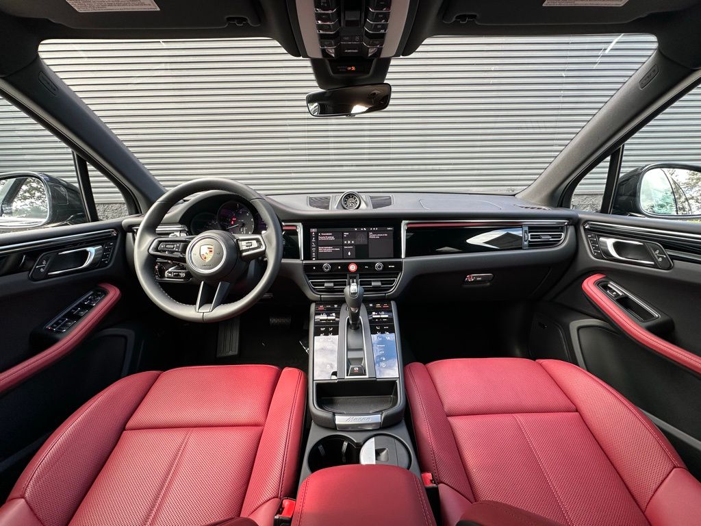 Thumbnail: 2026 Porsche Macan - 6