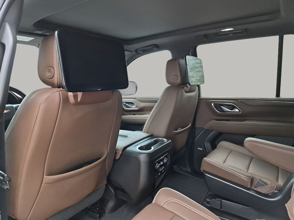 Used 2023 White Chevrolet High Country image 18