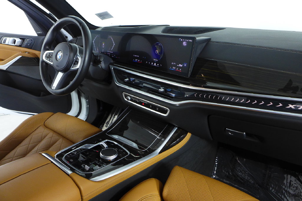 Thumbnail: 2024 BMW X7 - 13