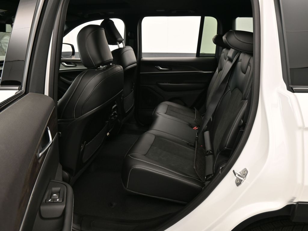 New 2026 Bright White Clearcoat Jeep Laredo image 28