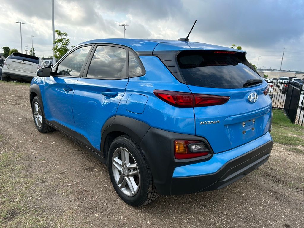 Used 2020 Hyundai Kona SE with VIN KM8K12AA1LU450807 for sale in Austin, TX