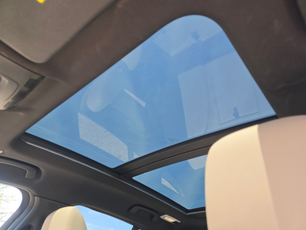Used 2021 Gray BMW xDrive28i image 3