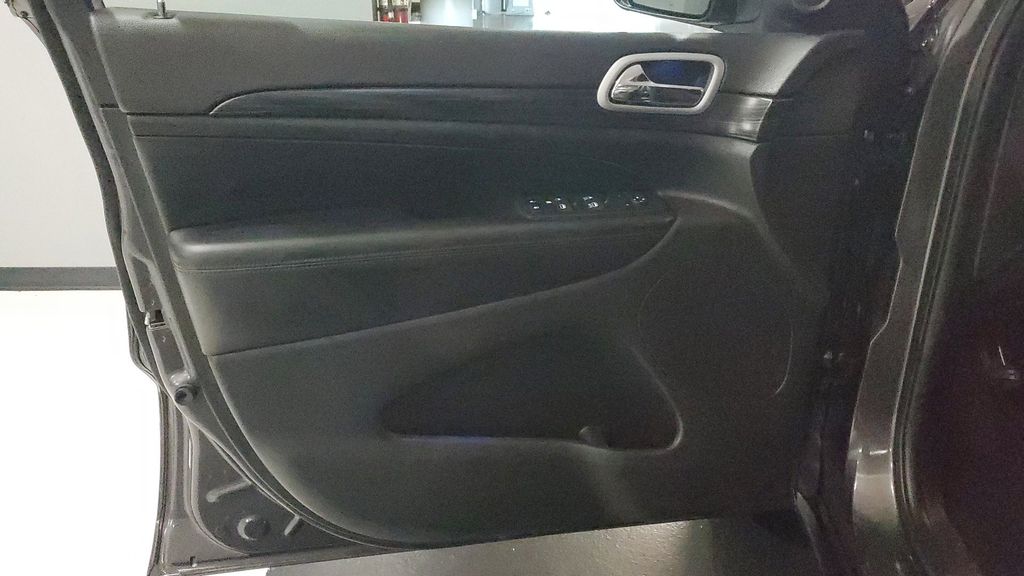 Used 2020 Jeep Grand Cherokee SUV