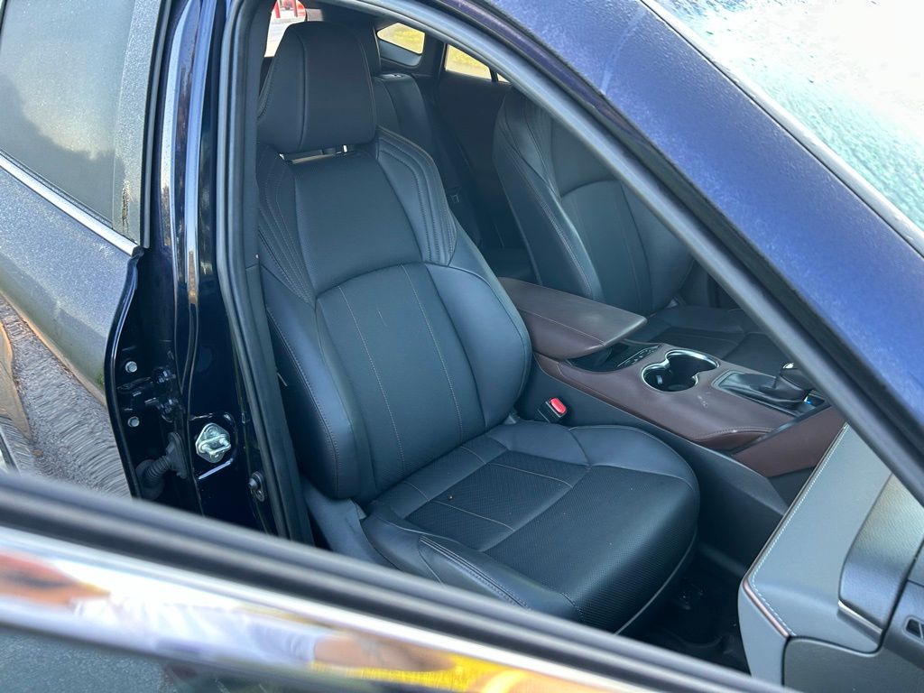Thumbnail: 2023 Toyota Venza - 15