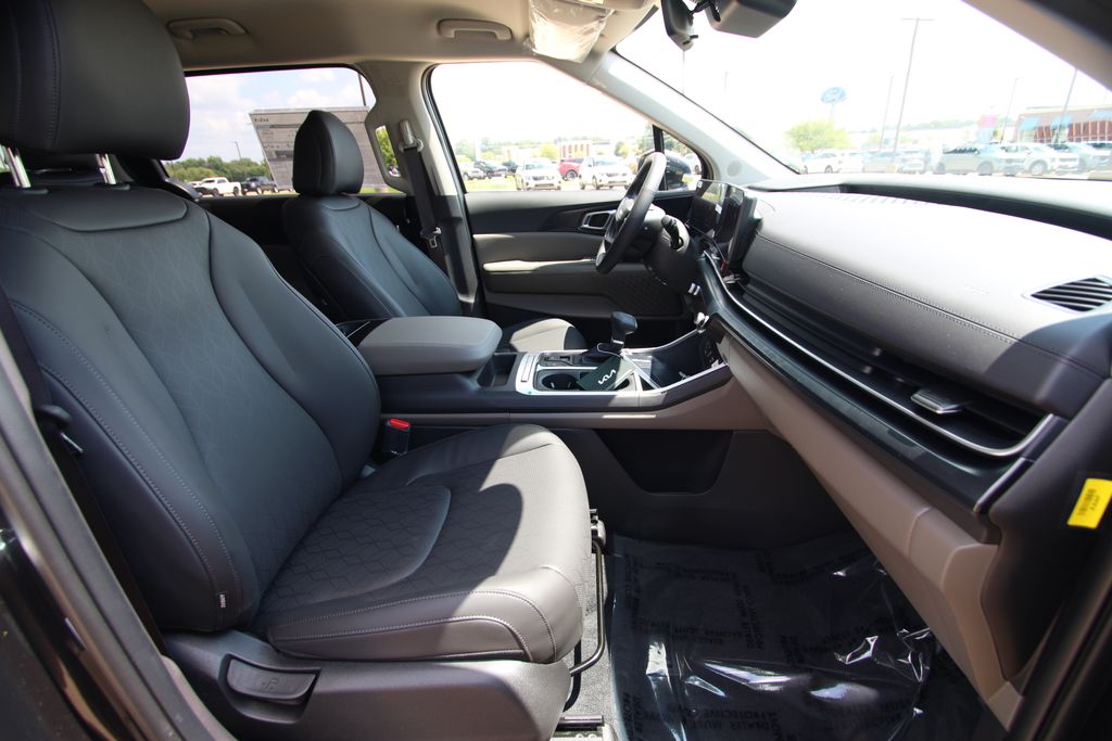 New 2027 Kia Carnival MPV Van