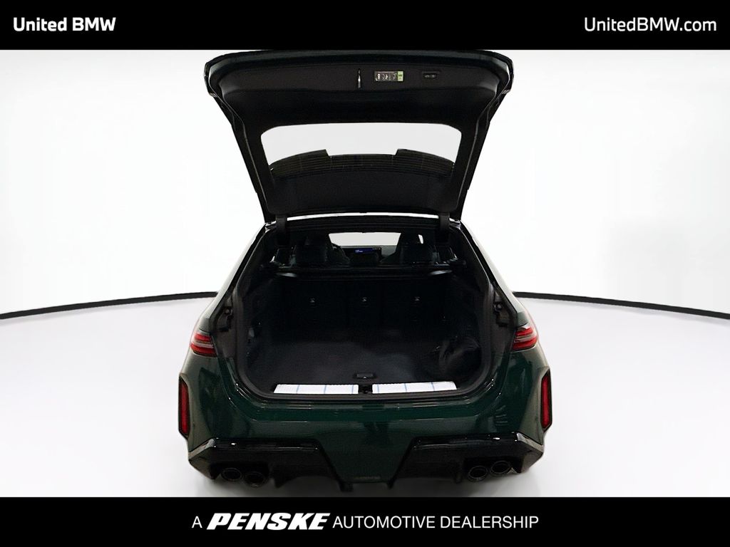 Thumbnail: 2026 BMW M5 - 14