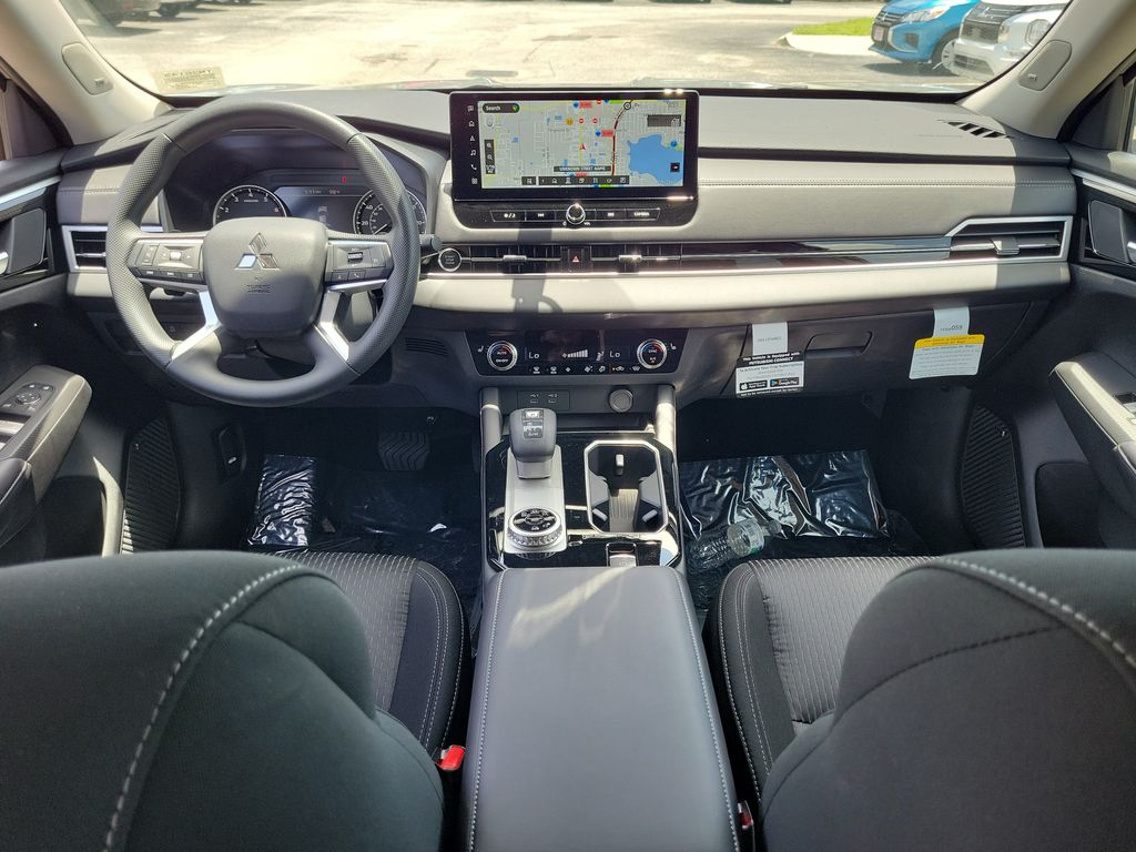 2026 Mitsubishi Outlander ES - Photo 9